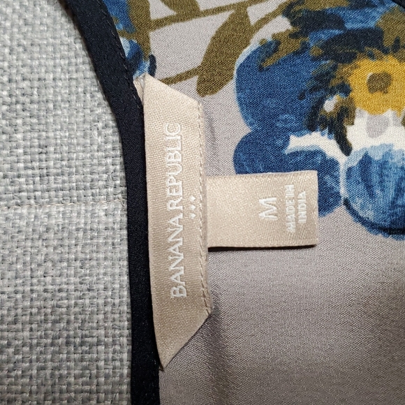 Ladies top - Picture 4 of 6